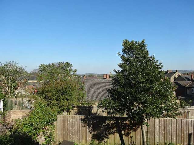  Image of 2 bedroom Cottage to rent in Oxen Road Crewkerne TA18 at Oxen Road  Crewkerne, TA18 7HN