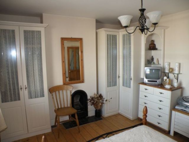  Image of 3 bedroom Terraced house for sale in Commercial Road Paddock Wood Tonbridge TN12 at Commercial Road  Paddock Wood, TN12 6DS