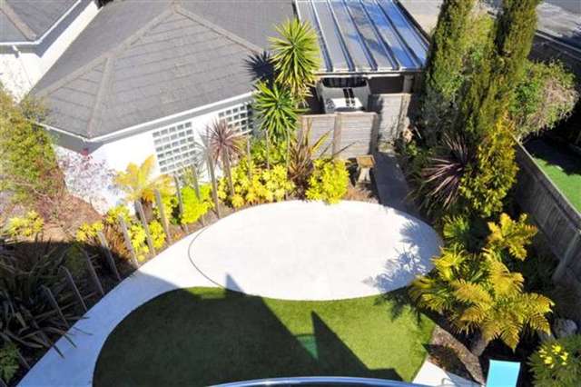  Image of 4 bedroom Detached house for sale in Panorama Road Sandbanks Poole BH13 at Sandbanks, BH13 7RE
