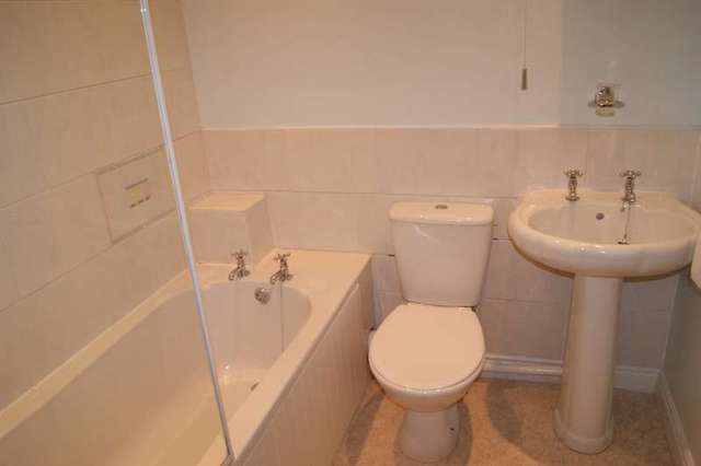  Image of 1 bedroom Flat to rent in Park Lodge Lane Wakefield WF1 at Wakefield Wakefield, WF1 4QA