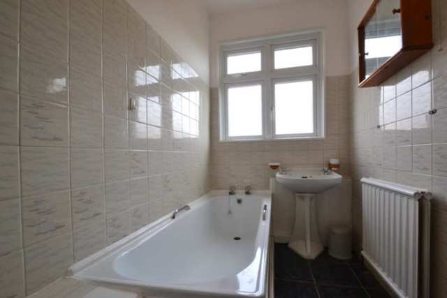  Image of 1 bedroom House Share to rent in Park View London W3 at Park View  London, W3 0PU