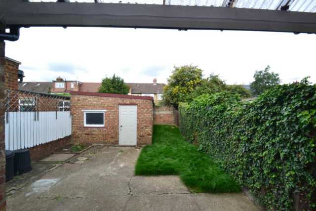 Image of 1 bedroom House Share to rent in Park View London W3 at Park View  London, W3 0PU
