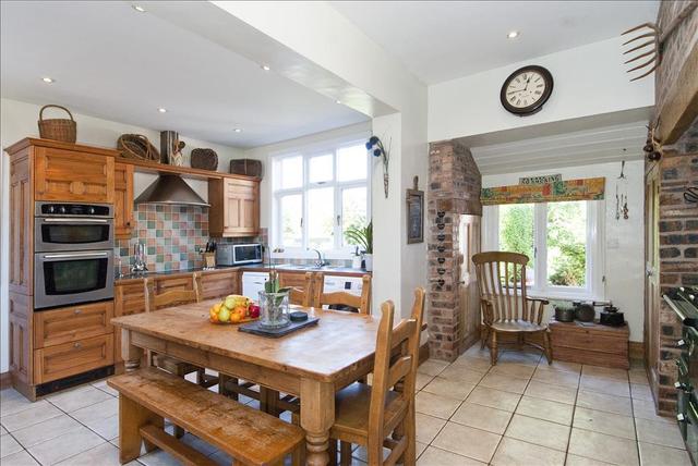  Image of 6 bedroom Detached house for sale in Parkgate Road Mollington Chester CH1 at Parkgate Road Mollington Chester, CH1 6NE