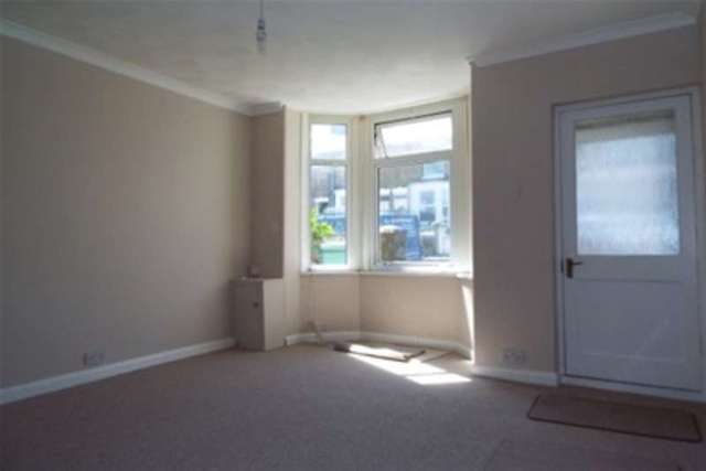  Image of 3 bedroom Detached house to rent in Pelham Road Cowes PO31 at Cowes, PO31 7DS