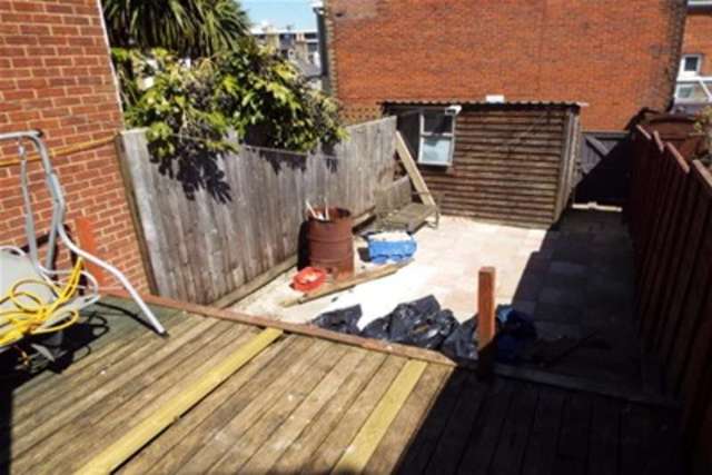  Image of 3 bedroom Detached house to rent in Pelham Road Cowes PO31 at Cowes, PO31 7DS