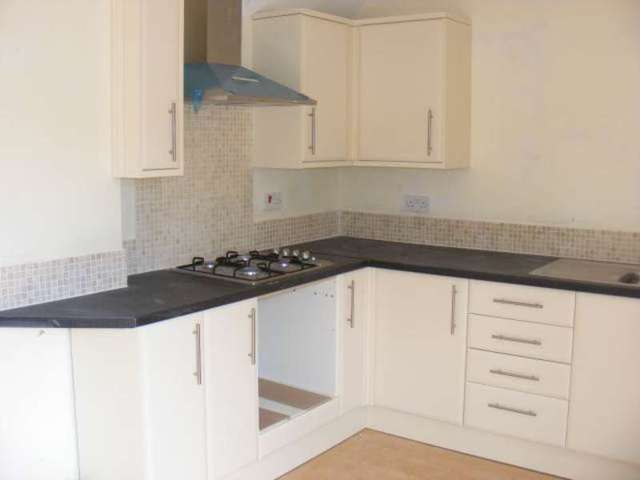  Image of 3 bedroom Detached house to rent in Pelican Close Weston-super-Mare BS22 at Worle Weston-super-Mare Worle, BS22 8XP
