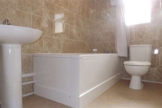  Image of 3 bedroom Detached house to rent in Little Oaks Penryn TR10 at Penryn, TR10 8QE