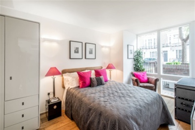  Image of 1 bedroom Property to rent in Cheyne Walk London SW3 at London, SW3 5HN