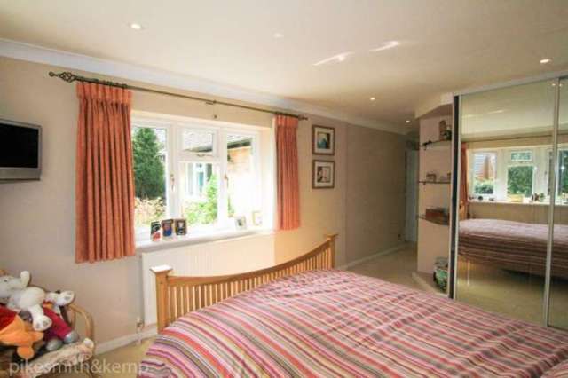  Image of 4 bedroom Detached house for sale in Knowsley Close Maidenhead SL6 at PINKNEYS GREEN, SL6 6QA