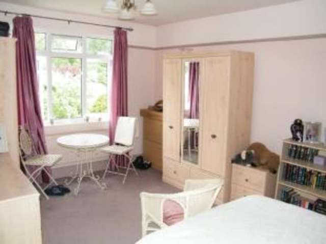  Image of 2 bedroom Bungalow for sale in Follaton Plymouth Road Totnes TQ9 at Plymouth Road Totnes Totnes, TQ9 5NB