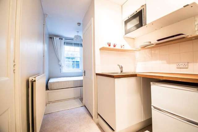  Image of Detached house to rent in Portland Street Cheltenham GL52 at Cheltenham Gloucestershire, GL52 2NU