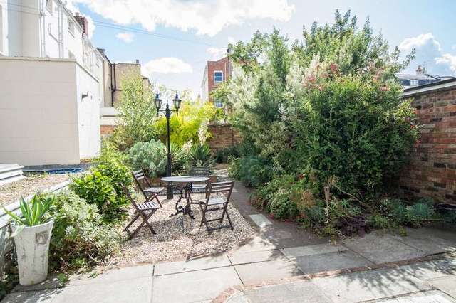  Image of Detached house to rent in Portland Street Cheltenham GL52 at Cheltenham Gloucestershire, GL52 2NU