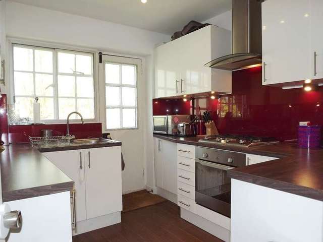  Image of 2 bedroom Flat for sale in Portsmouth Road Thames Ditton KT7 at Portsmouth Road Thames Ditton Surrey, KT7 0TE