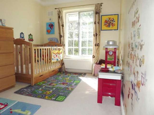 Image of 2 bedroom Flat for sale in Portsmouth Road Thames Ditton KT7 at Portsmouth Road Thames Ditton Surrey, KT7 0TE