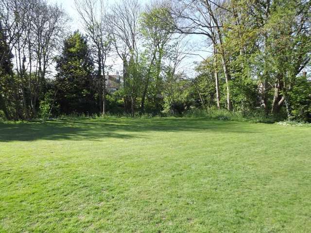  Image of 2 bedroom Flat for sale in Portsmouth Road Thames Ditton KT7 at Portsmouth Road Thames Ditton Surrey, KT7 0TE