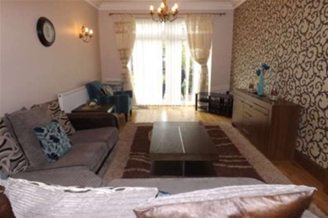  Image of 5 bedroom Semi-Detached house to rent in Primrose Lane Hall Green Birmingham B28 at Birmingham, B28 0JS