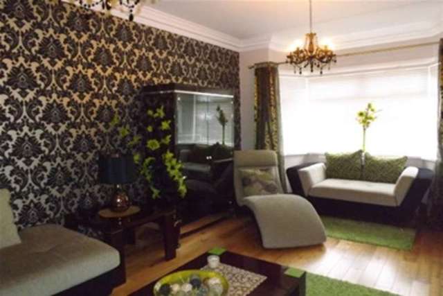  Image of 5 bedroom Semi-Detached house to rent in Primrose Lane Hall Green Birmingham B28 at Birmingham, B28 0JS