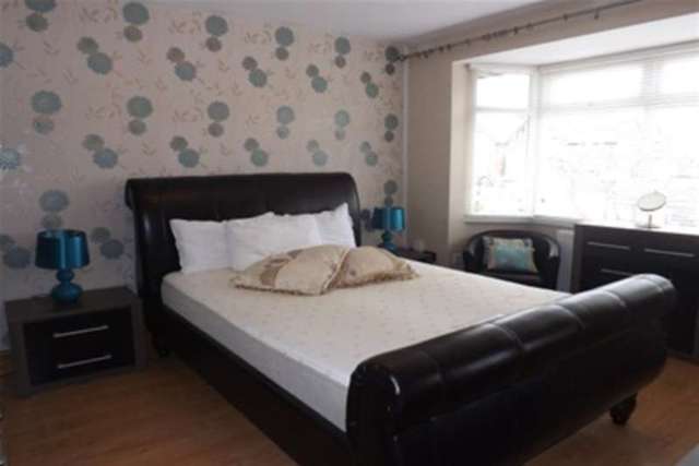  Image of 5 bedroom Semi-Detached house to rent in Primrose Lane Hall Green Birmingham B28 at Birmingham, B28 0JS