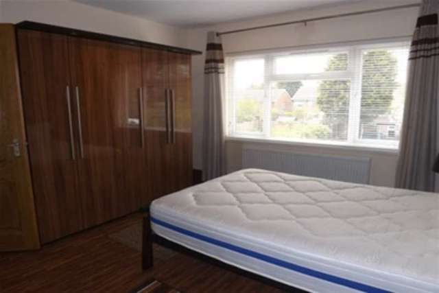  Image of 5 bedroom Semi-Detached house to rent in Primrose Lane Hall Green Birmingham B28 at Birmingham, B28 0JS