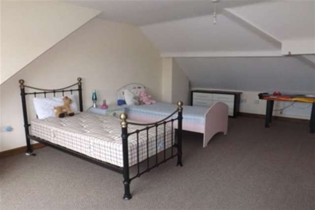  Image of 5 bedroom Semi-Detached house to rent in Primrose Lane Hall Green Birmingham B28 at Birmingham, B28 0JS