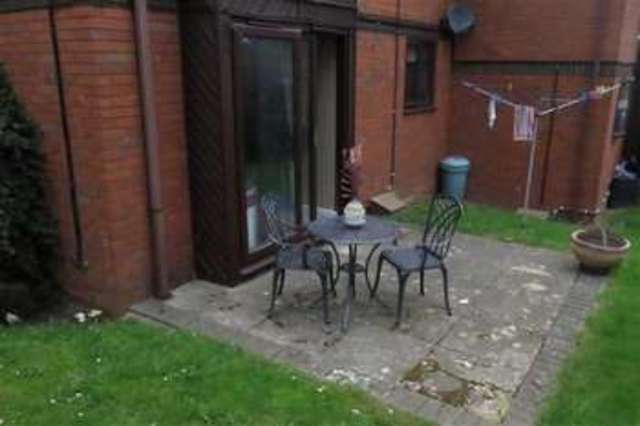  Image of 1 bedroom Flat to rent in Priory Gardens Union Lane Droitwich WR9 at Priory Gardens Droitwich Spa Droitwich Spa, WR9 9BA