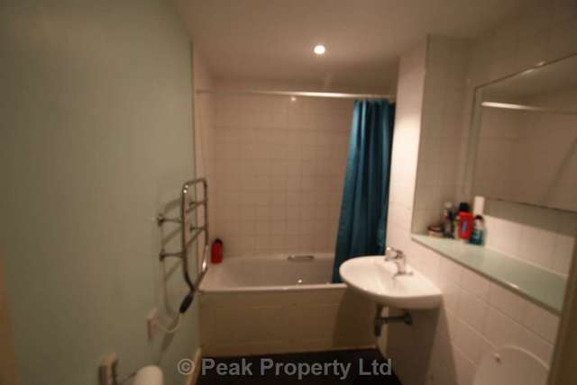  Image of 1 bedroom House Share to rent in Ronald Park Avenue Westcliff-on-Sea SS0 at Ronald Park Avenue  Westcliff On Sea, SS0 9QS