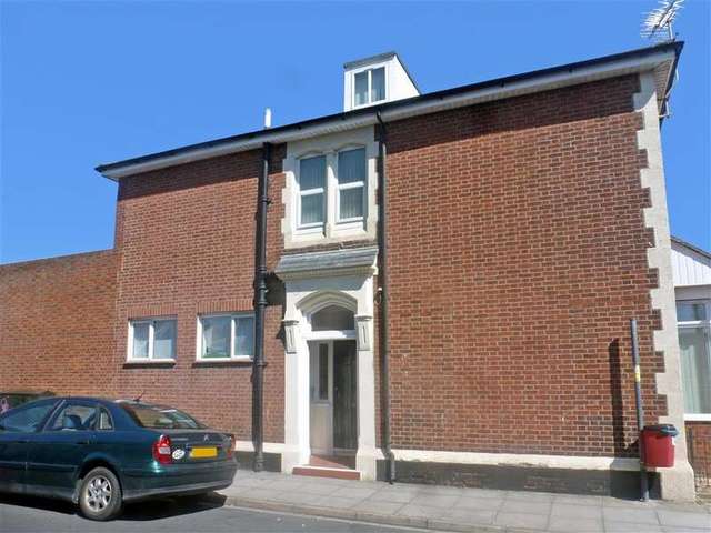  Image of 1 bedroom Flat for sale in Queens Road Portsmouth PO2 at Portsmouth Hampshire Portsmouth, PO2 7LU