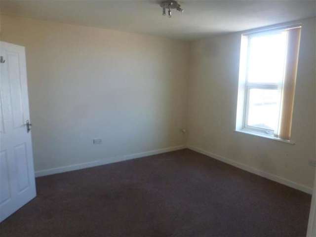  Image of 1 bedroom Flat for sale in Queens Road Portsmouth PO2 at Portsmouth Hampshire Portsmouth, PO2 7LU