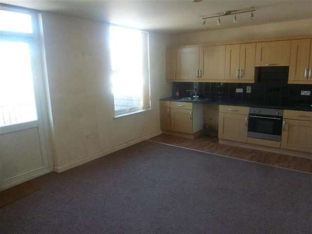  Image of 1 bedroom Flat for sale in Queens Road Portsmouth PO2 at Portsmouth Hampshire Portsmouth, PO2 7LU