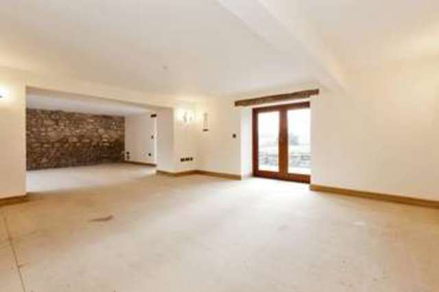  Image of 5 bedroom Property for sale in Whitwell Lane Racecourse Road Oswestry SY10 at Racecourse Road  Oswestry, SY10 7PL