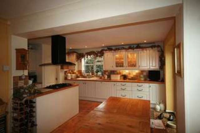 Image of 5 bedroom Detached house to rent in Radley Road Abingdon OX14 at Radley Road  Abingdon, OX14 3SG