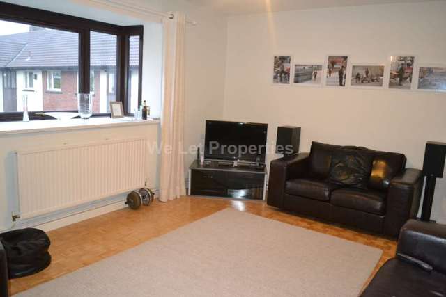  Image of 2 bedroom Apartment to rent in Canterbury Gardens Salford M5 at Canterbury Gardens Eccles New Road Salford, M5 5AE