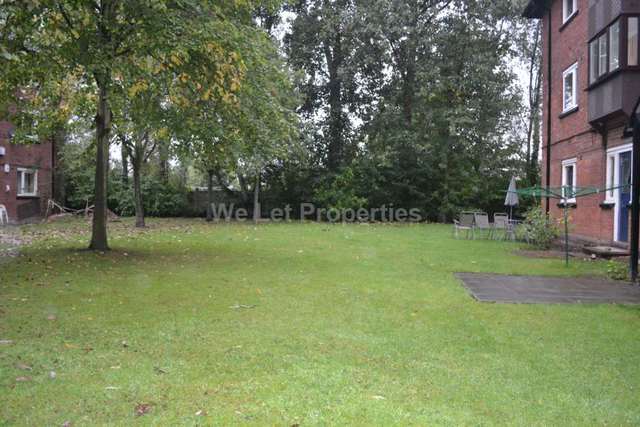  Image of 2 bedroom Apartment to rent in Canterbury Gardens Salford M5 at Canterbury Gardens Eccles New Road Salford, M5 5AE