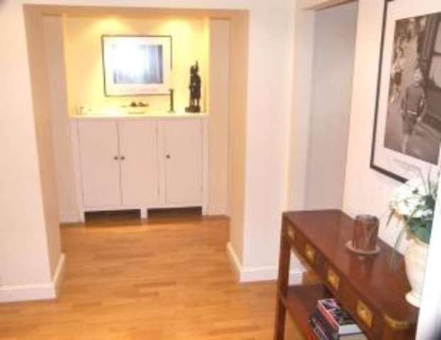  Image of 3 bedroom Flat for sale in Queens Road Richmond TW10 at Richmond  Richmond upon Thames, TW10 6JW