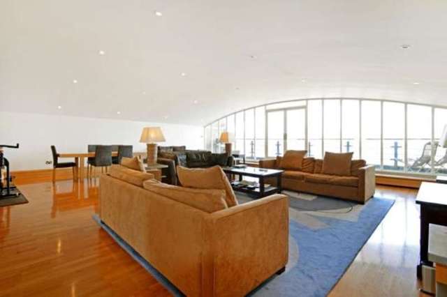  Image of 3 bedroom Flat for sale in Bermondsey Wall West London SE16 at 27 Bermondsey Wall West London Bermondsey, SE16 4TN