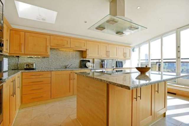  Image of 3 bedroom Flat for sale in Bermondsey Wall West London SE16 at 27 Bermondsey Wall West London Bermondsey, SE16 4TN