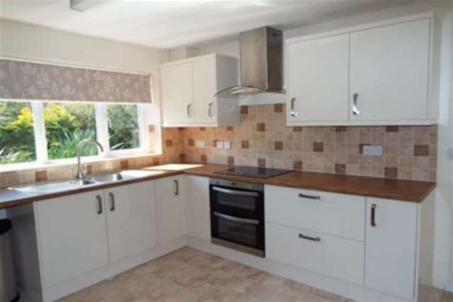  Image of 3 bedroom Terraced house to rent in Stapleford Close Romsey SO51 at Romsey, SO51 7HU