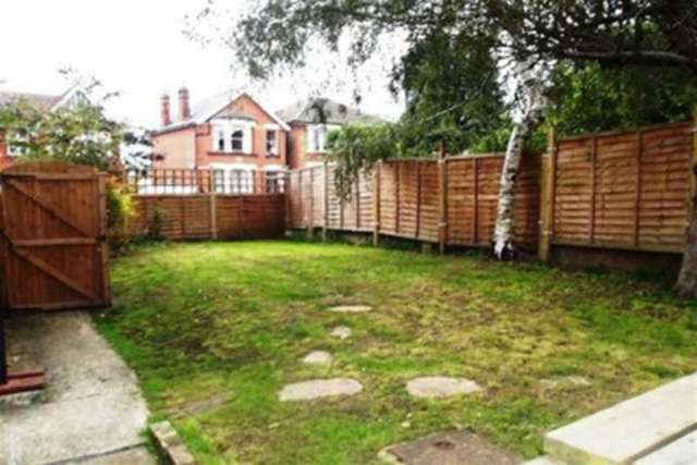  Image of 2 bedroom Maisonette to rent in Rose Valley Brentwood CM14 at Brentwood, CM14 4HT
