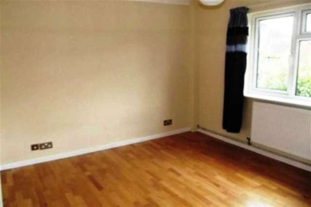  Image of 2 bedroom Maisonette to rent in Rose Valley Brentwood CM14 at Brentwood, CM14 4HT