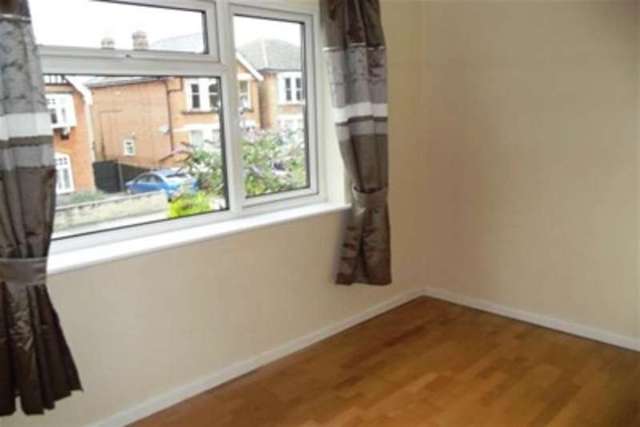  Image of 2 bedroom Maisonette to rent in Rose Valley Brentwood CM14 at Brentwood, CM14 4HT