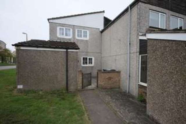  Image of 3 bedroom Terraced house for sale in Roundhills Waltham Abbey EN9 at Roundhills  Waltham Abbey, EN9 1TP