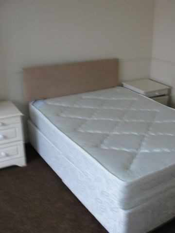  Image of 1 bedroom Terraced house for sale in Russell Gardens Sipson West Drayton UB7 at Russell Gardens Sipson West Drayton, UB7 0LR