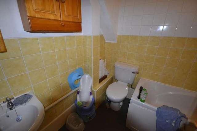  Image of 2 bedroom Flat to rent in Sackville Road Bexhill-on-Sea TN39 at Bexhill On Sea, TN39 3JD