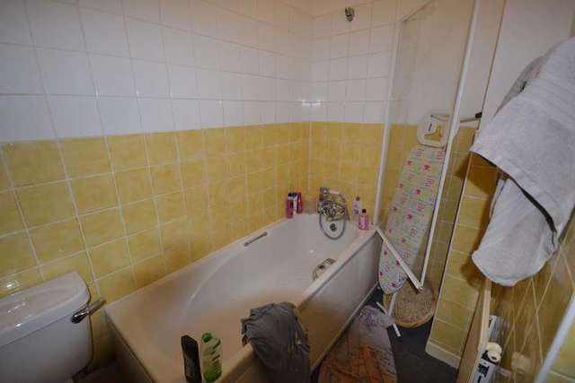  Image of 2 bedroom Flat to rent in Sackville Road Bexhill-on-Sea TN39 at Bexhill On Sea, TN39 3JD