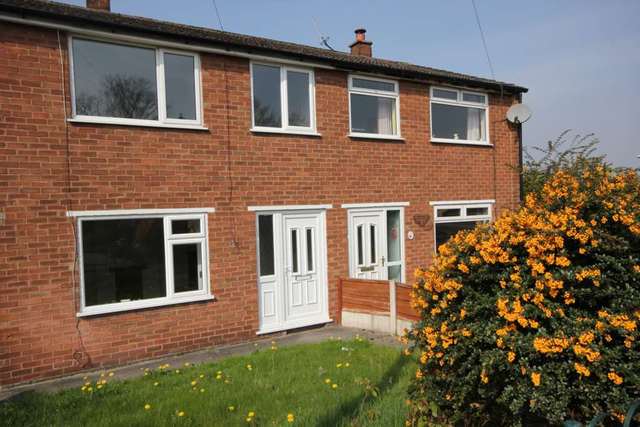  Image of 3 bedroom Town House to rent in Sandringham Drive Dukinfield SK16 at Sandringham Drive  Dukinfield, SK16 5DA