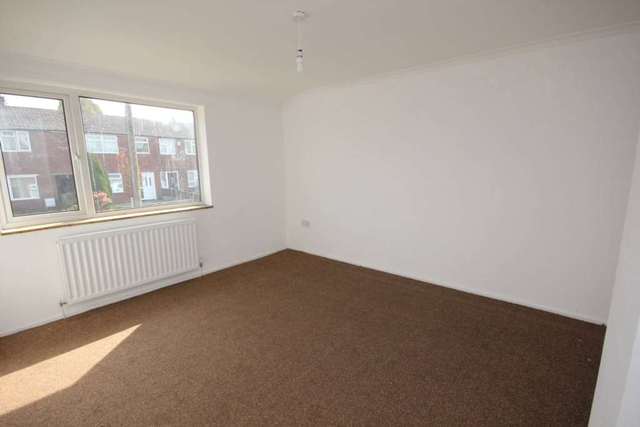  Image of 3 bedroom Town House to rent in Sandringham Drive Dukinfield SK16 at Sandringham Drive  Dukinfield, SK16 5DA