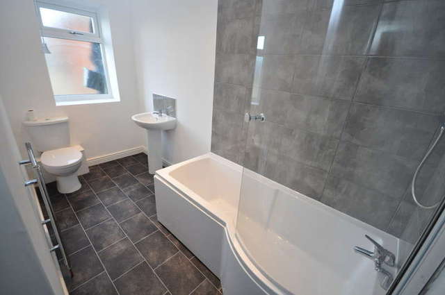  Image of 2 bedroom Terraced house to rent in Sarah Street Darwen BB3 at Darwen Lancashire Darwen, BB3 3ET