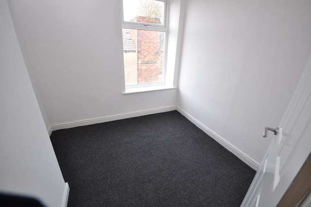  Image of 2 bedroom Terraced house to rent in Sarah Street Darwen BB3 at Darwen Lancashire Darwen, BB3 3ET