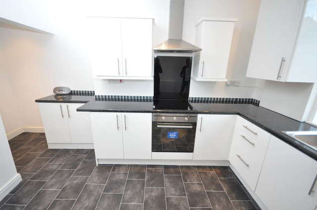  Image of 2 bedroom Terraced house to rent in Sarah Street Darwen BB3 at Darwen Lancashire Darwen, BB3 3ET