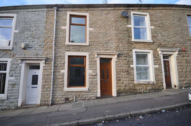  Image of 2 bedroom Terraced house to rent in Sarah Street Darwen BB3 at Darwen Lancashire Darwen, BB3 3ET
